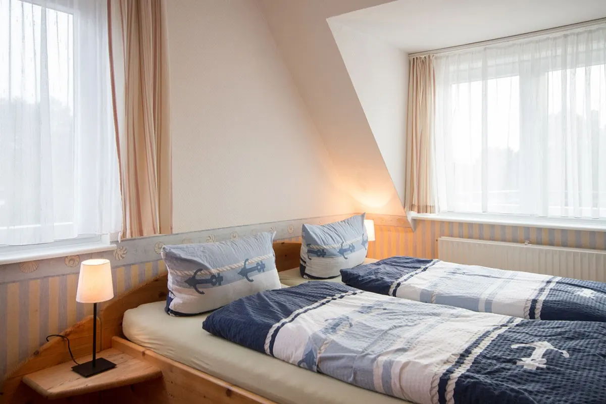 Strandläufer – Schlafzimmer der Wohnung.